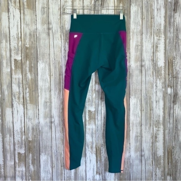 Fabletics On The Go Powerhold High Waisted Leggings - Picture 4 of 6